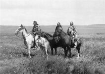 Страна черноногих индейцев. Эдвард Шерифф Кёртис (Edward Sheriff Curtis). Three chiefs Piegan. 1900