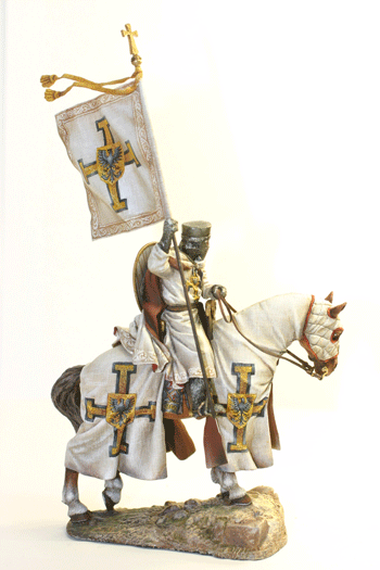 Рыцарь тевтонского ордена со знаменем. Оловянная миниатюра.