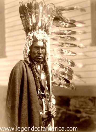 Эдвард Кёртис. Iron Breast, Железная Грудь (Железная Душа ?) - Piegan (The North American Indian; v.06. 1911 ) 