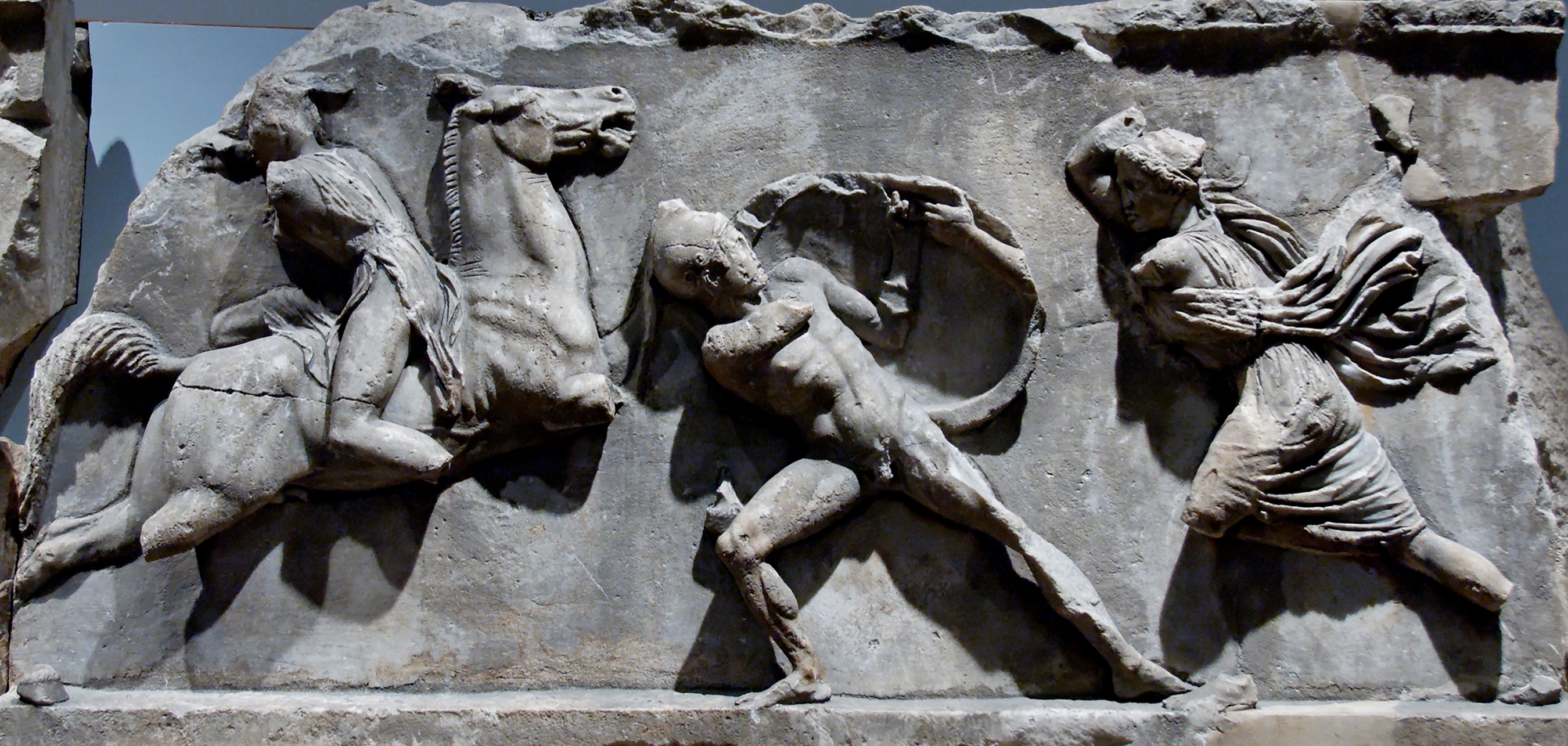 Скопас. Фрагмент рельефного фриза восточной стены Галикарнасского мавзолея. Амазономахия. Около середины IV века до н.э. Британский музей.