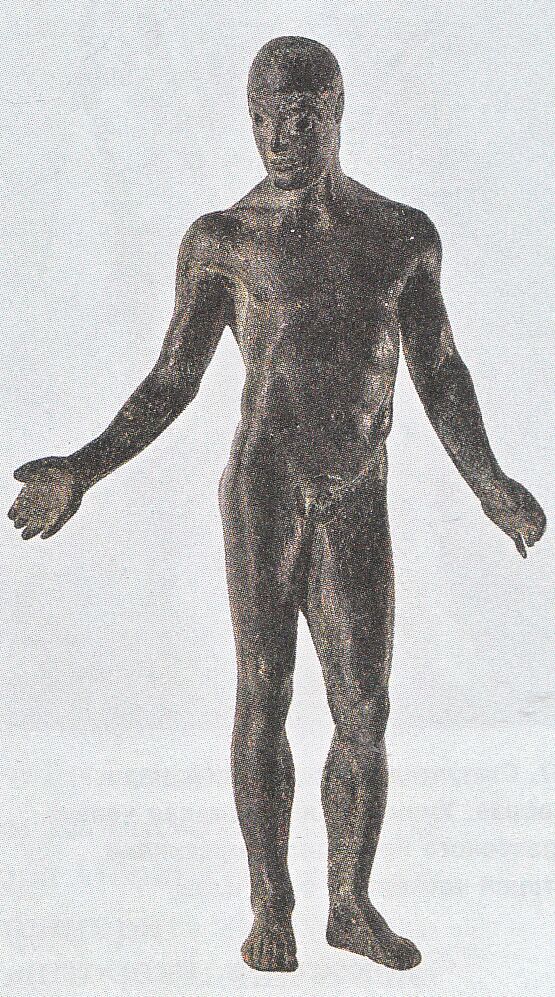 Статуэтка юноши с фиалой, т.н. атлет из Адерно. Бронза. Около 460 года до н. э. Сиракузы, Археологический музей. 