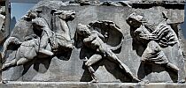 Скопас. Фрагмент рельефного фриза восточной стены Галикарнасского мавзолея. Амазономахия. Около середины IV века до н.э. Британский музей. 