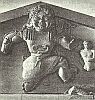 Древнегреческая  скульптура. Архаика. Фронтон храма Артемиды на острове Корфу. Медуза и Персей (или Хрисаор ?) в геральдической сцене. Около 580 года до н.э. Корфу, музей. Реконструкция 