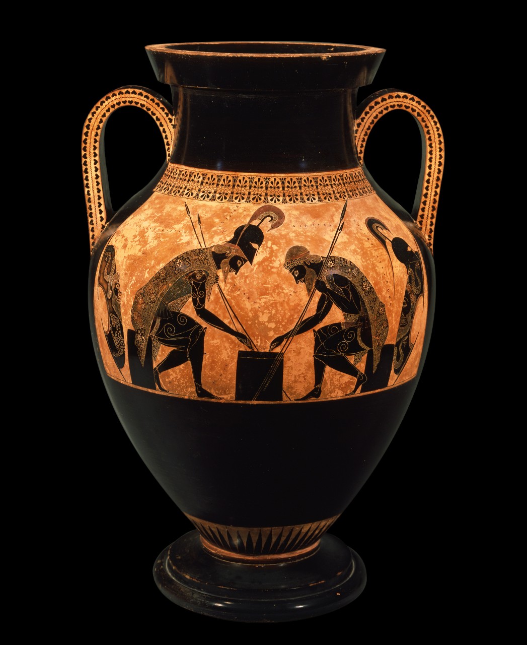 Эксекий. Амфора из Вульчи. Ахилл и Аякс играют в шашки. Около 540 года до н. э. Рим, Музеи Ватикана. 