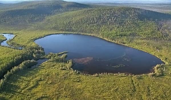 Озеро Чеко — предполагаемый кратер Тунгусского метеорита в 8 км. от эпицентра взрыва.