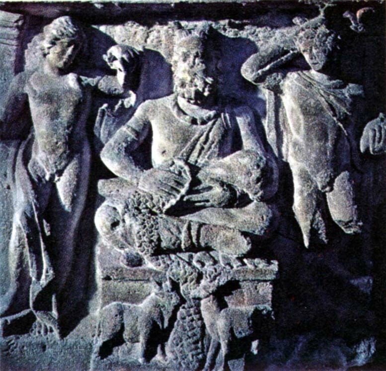 Цернунн, Аполлон и Меркурий. Галло-римская скульптура. Реймс, музей 
