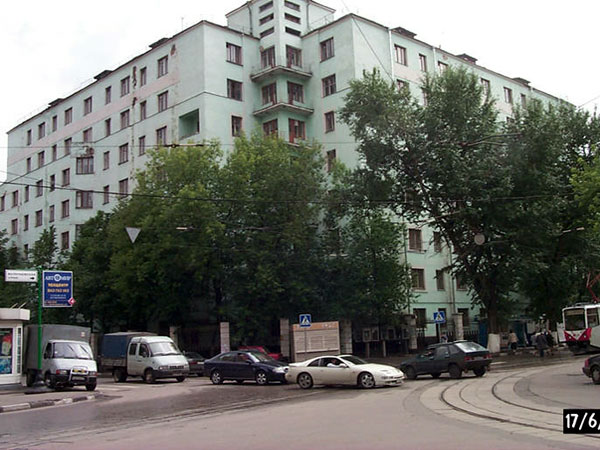 Общежитие ВИМО «Хилтон», вид с Волочаевской улицы. 2002 год. 