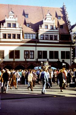 На улицах Лейпцига, ГДР, 1989 год. Фото автора. 