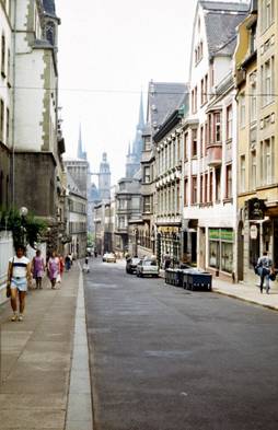 Старые и новые кварталы в Галле, ГДР, 1988 год. Фото автора. 