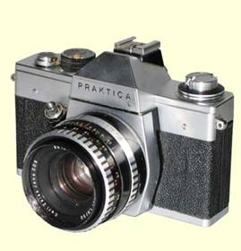 Фотокамера «Практика» - эротическое «оружие» немецкого пролетариата. ГДР, 1980-е годы. По материалам Интернета.
