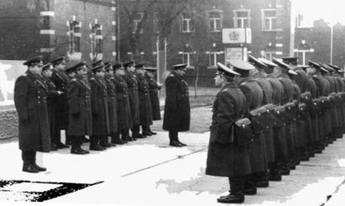 Офицеры бригады РТР в Торгау, ГДР, 1980-е годы. По материалам Интернета. 