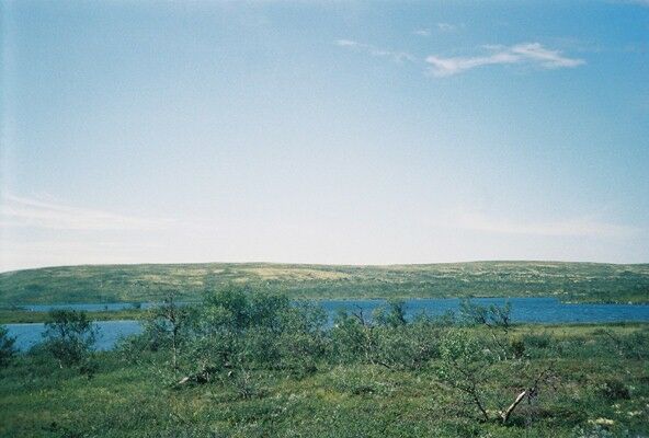 Озеро Айтъявр, вид с восточного берега. Фото Борея. Август 2007