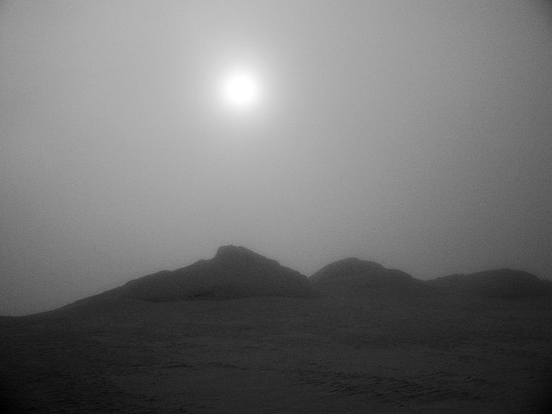 Скала на вершине Ангвундасчорр. Фото В. Завьялова. 18 марта 2009. 