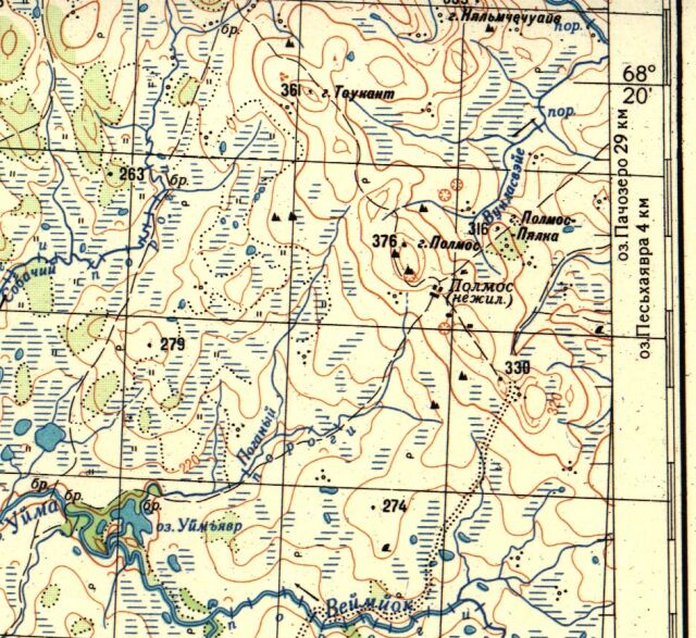 Полмос-тундра - возвышенность. На водоразделе рек Харловка (ручей Вундасвэйе) и Вороней (ручьи Поганый и Полмосвэйе). Наибольшая абсолютная высота - гора Полмос, 376,1 метров (по другим картам 381 метр). Вариант названия - Полмыс-тундра. Гора Полмос вся изрыта шурфами и траншеями. К юго-востоку от горы Полмос находятся остатки посёлка геологов Полмос (ржавое железо и поросшие мохом деревянные ящики с кернами). От остатков посёлка уходят наезженные колеи на северо-запад, северо-восток и на юго-запад. К югу от Полмоса - истоки реки Веймйок. Возвышенность Полмос-тундра на карте двухкилометровке 