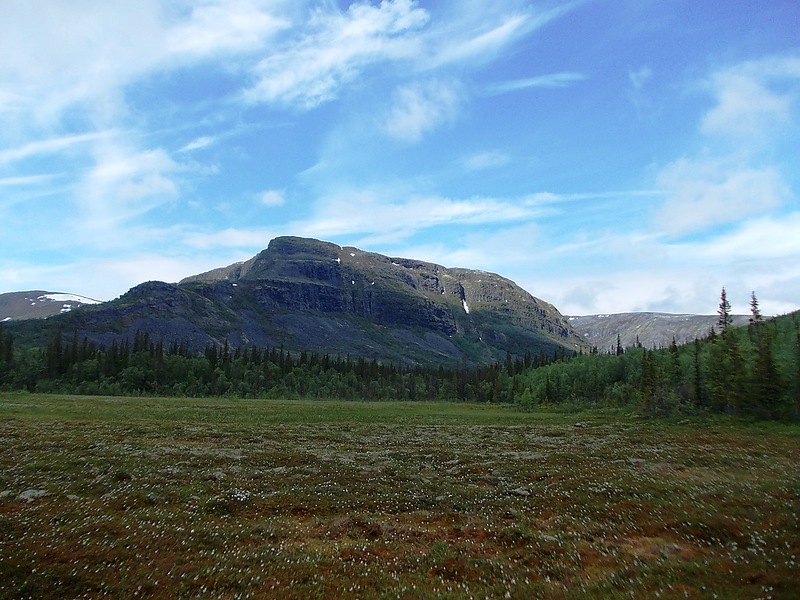 Вид с востока на гору Сенгисчорр. Июнь 2012. Фото Malianov