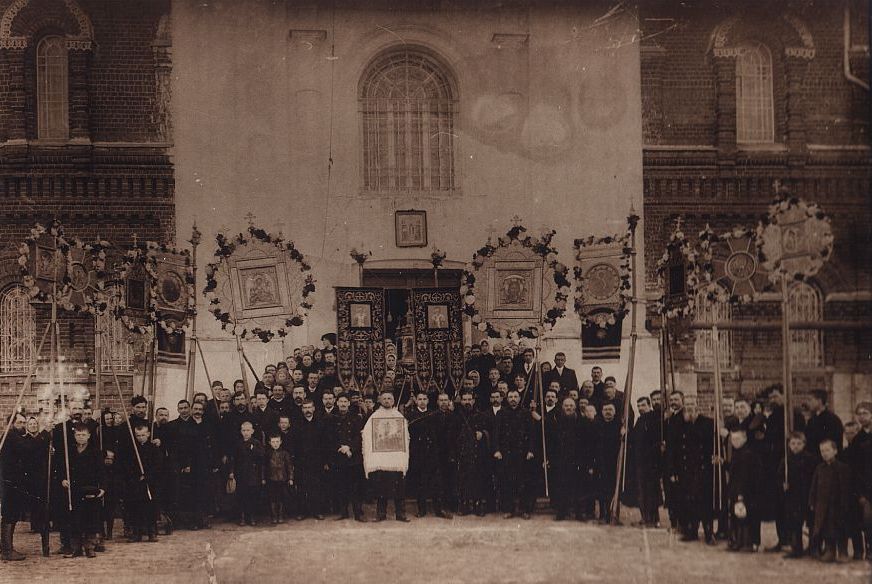 Богородское общество хоругвеносцев в 1914 году. 