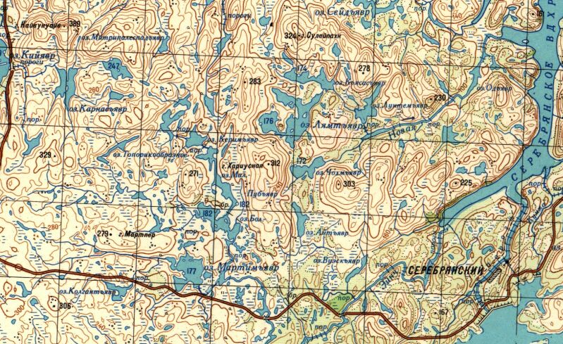 Къясасъявр - озеро. К северу от 100-ого километра автодороги Кола - Серебрянская ГЭС, на юг от горы Сулейпахк. Сток через озеро Лунтемъявр в реку Новая, левый приток реки Воронья (впадает в Серебрянское водохранилище ГЭС II). Озеро Къясасъявр на карте двухкилометровке 