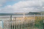 Вид со стороны пляжа и кладбища на Териберскую губу, Териберский полуостров и мыс Териберский. Август 2001